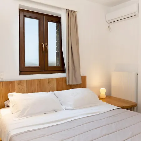 “Blue view” uphill Naxos City