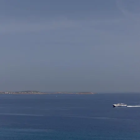 Holiday home “Blue view” uphill Naxos City